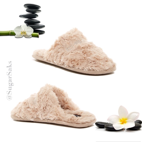 LAST ONE💗BEBE Pink Bling Faux Fur Slippers - Picture 2 of 3